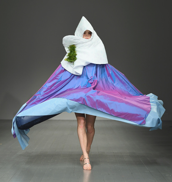 最先端コンドームファッション誕生 凡人に理解不能なオシャレ無法地帯 Bq News