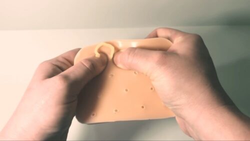 ニキビつぶし疑似体験ガジェット大人気