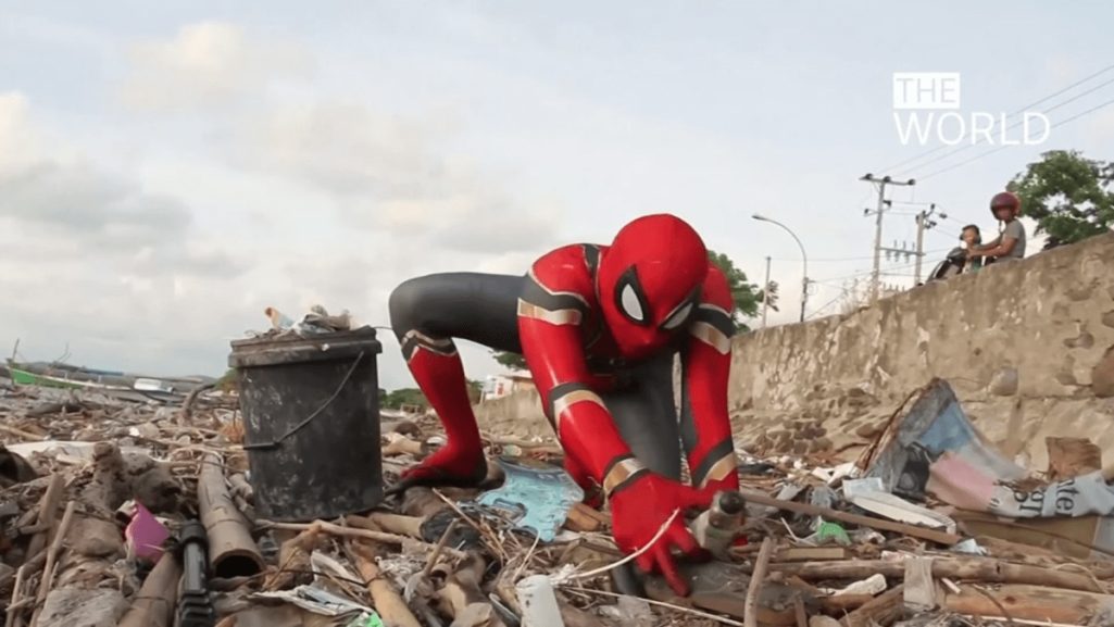 ゴミのポイ捨てと闘うスパイダーマン