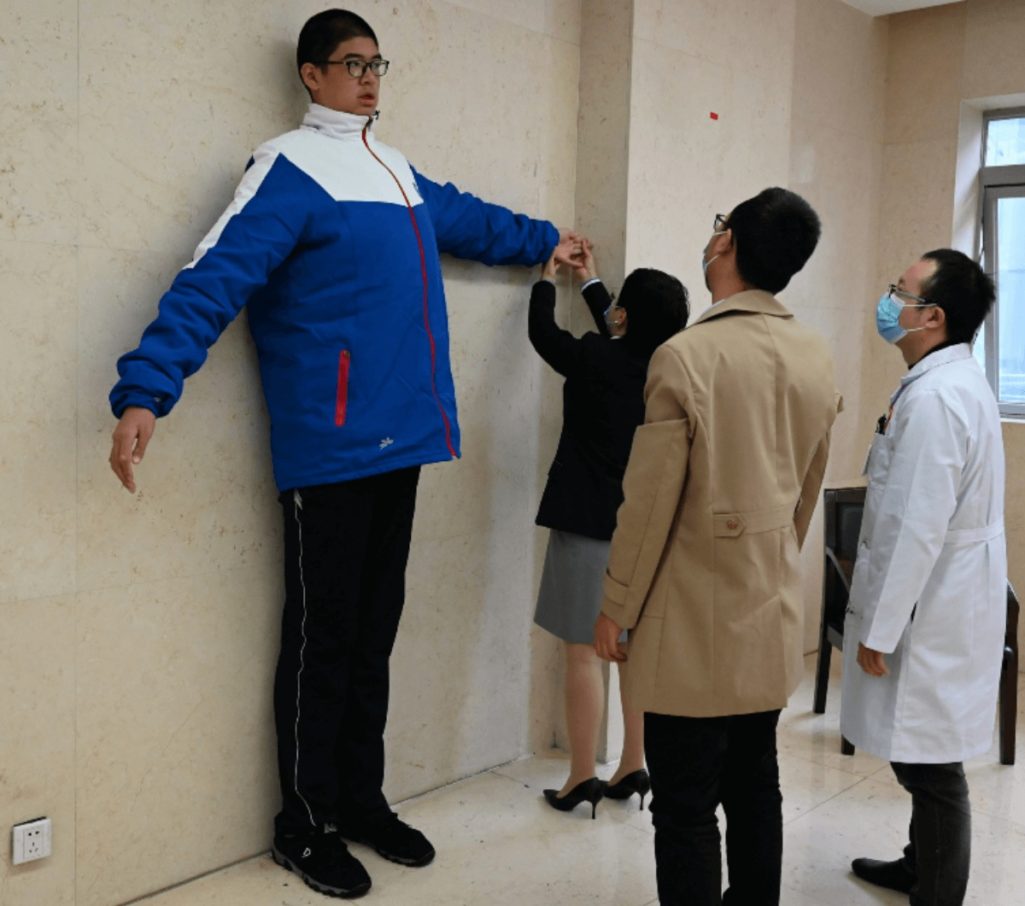 世界一背の高い男子中学生