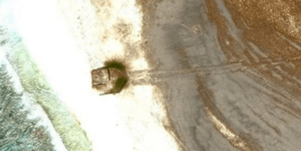 Google Earthに墜落したUFO発見