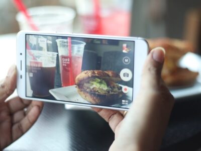 料理写真を撮影すると体重が増える