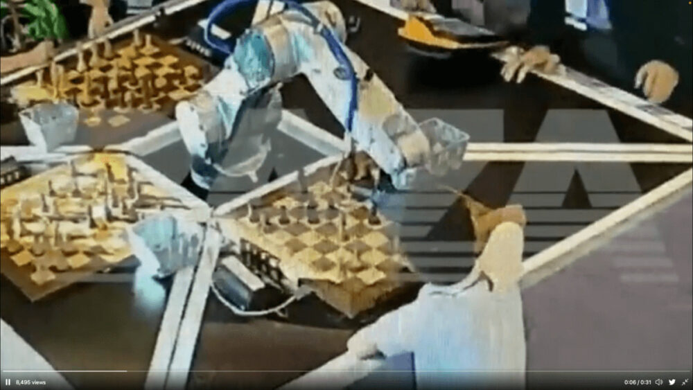人工知能チェスロボットが人間の指を折る事件
