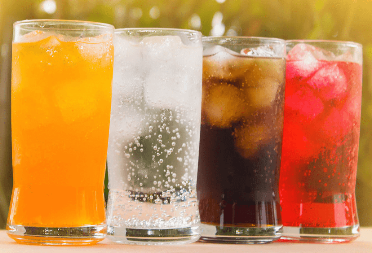夏のスポーツ直後の冷たい飲み物と心臓発作の危険