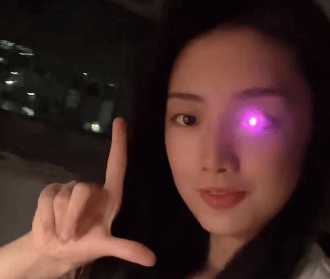 事故で左目を失った美女が作る光る義眼
