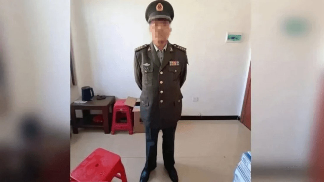 中国で軍人詐欺の男を逮捕