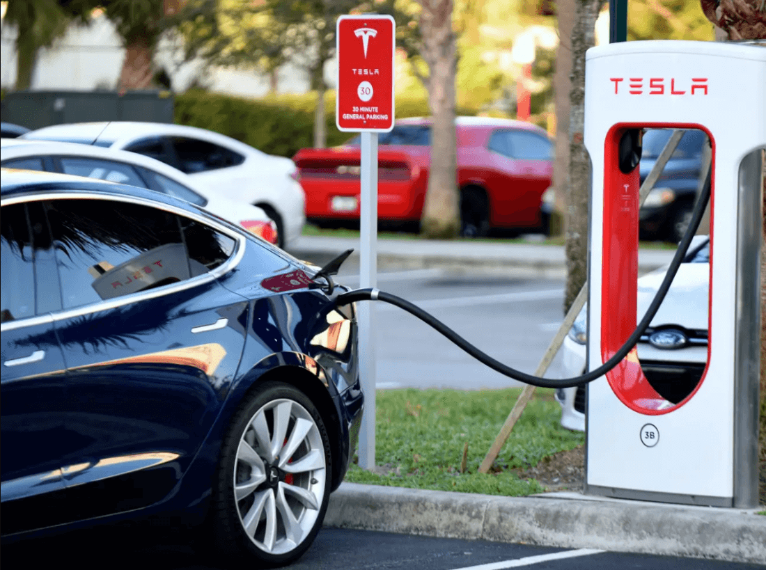 充電スタンドでTeslaオーナー同士の銃撃事件発生