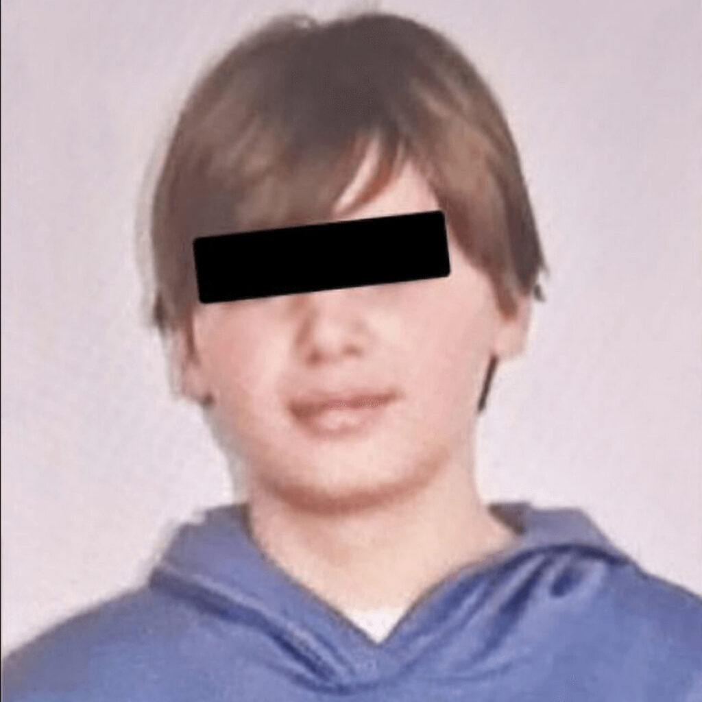 銃乱射事件を起こした13歳少年の顔写真