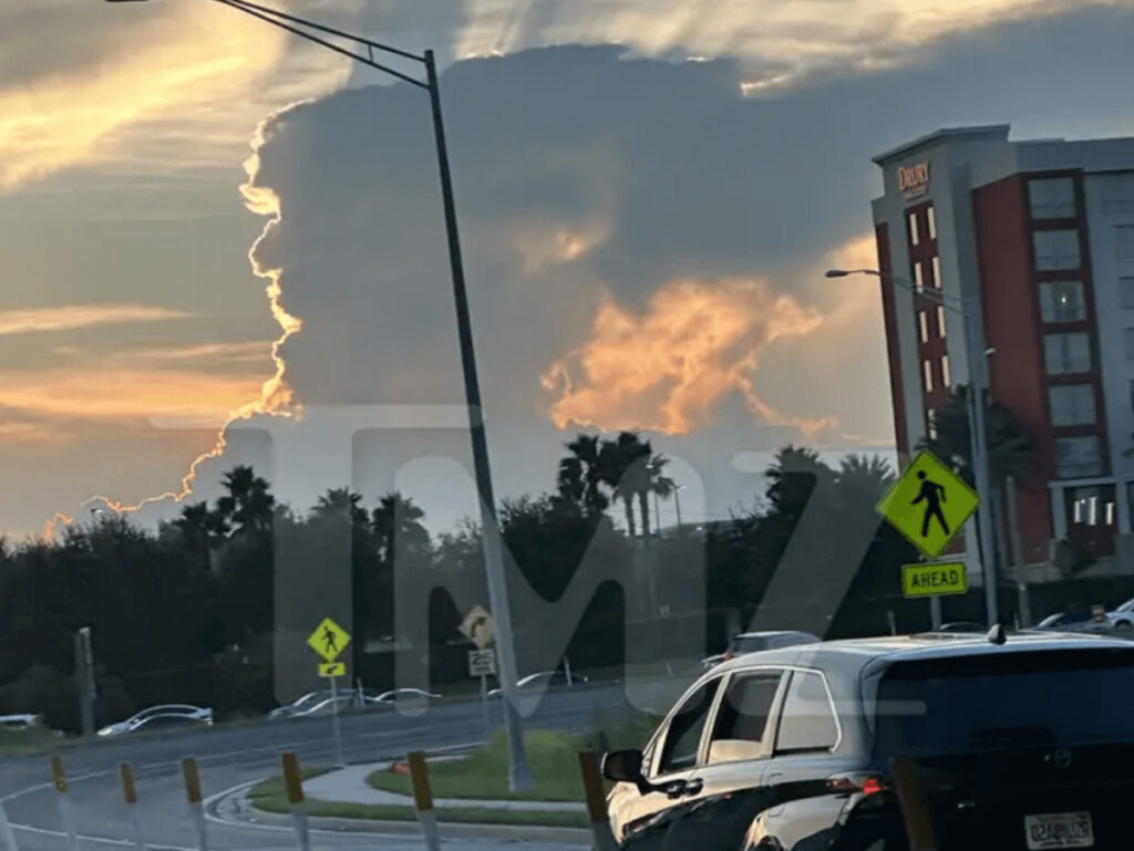 ドナルド・トランプ雲が出現