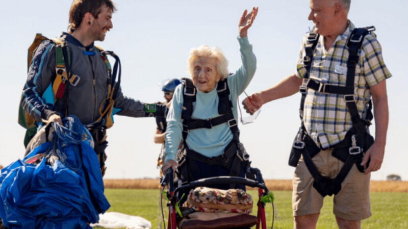 世界最高齢のスカイダイビング婆さんが死去