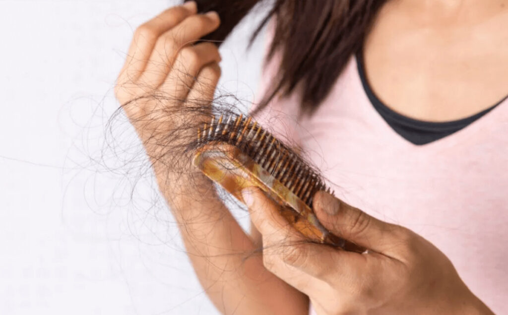 「髪の毛が抜ける夢」の意味を専門家が解説