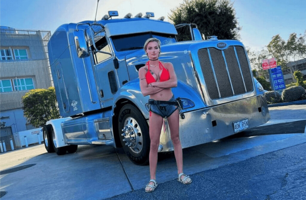 世界一セクシーな美人トラックドライバー運送会社が破産で失業
