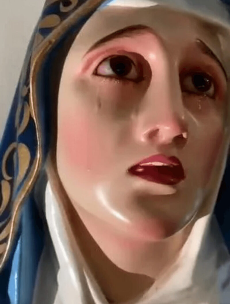 聖母マリア像が涙を流して泣き始めた理由