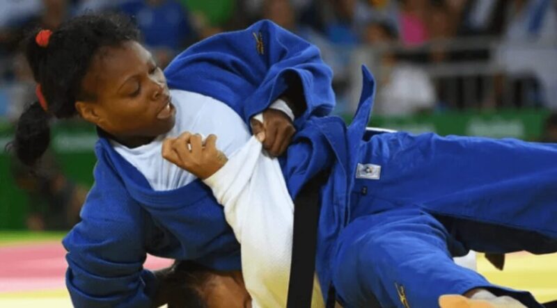オリンピック出場の女子柔道選手が豊胸手術の失敗で死亡